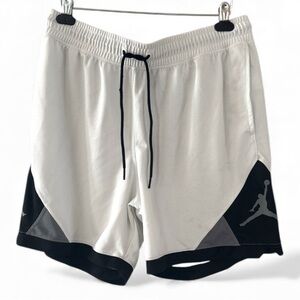Nike Men's Jordan Air Diamond Size
XL Basketball Shorts CV3086 100
MJ